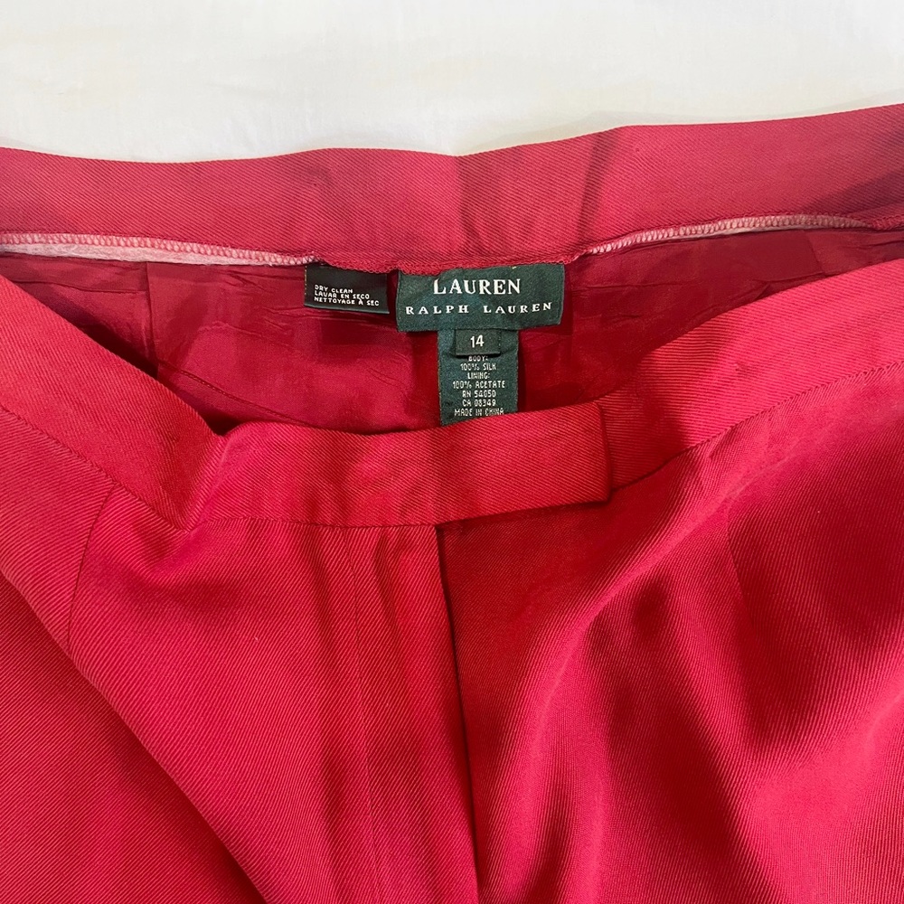 NWOT Ralph Lauren red pants. 100% silk lining. Mint condition